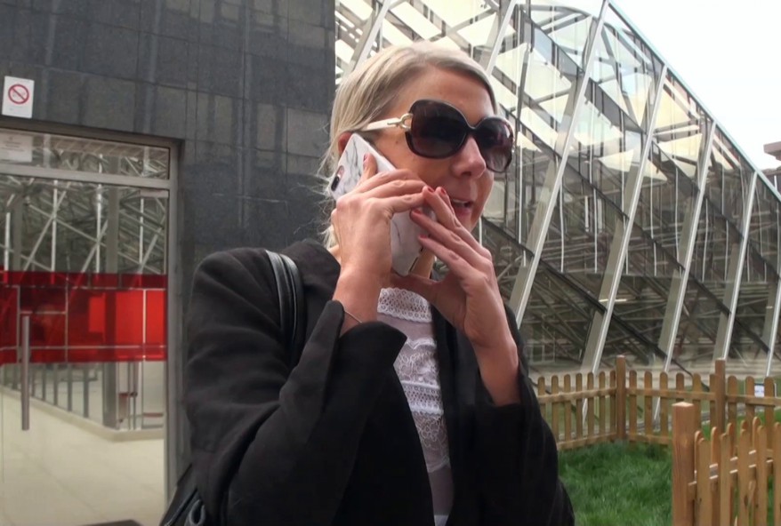 A 45 ans, Jenny prend son pied !(vidéo
