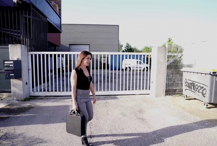Amandine, 38 ans, une milf chienne qui veut