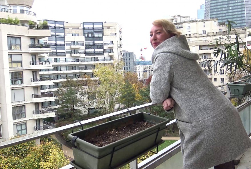 Calinette, 49 ans, se jette en vidéodisque bruissement