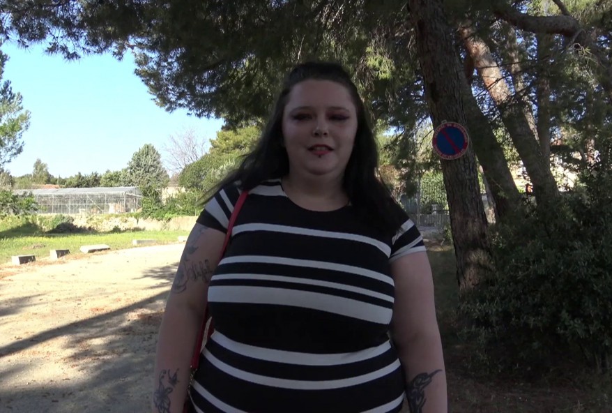 Jade, 23 ans, veut aventurer la besson !