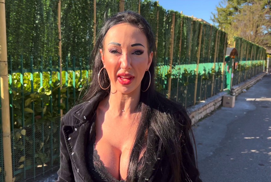 Laura, Une magnifique italienne de 34 ans qui