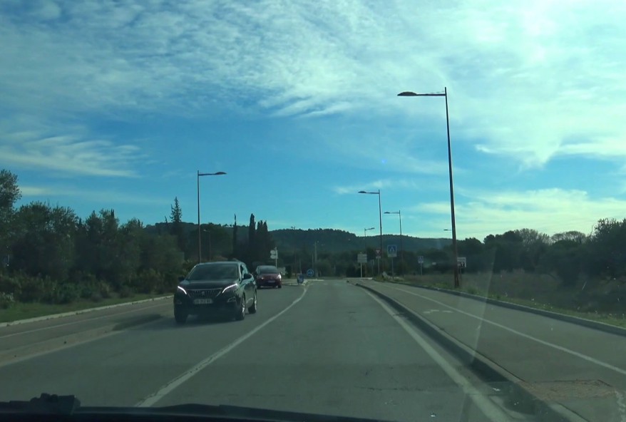 Manéa, 20 ans, célibataire et chienne assumée !(vidéo