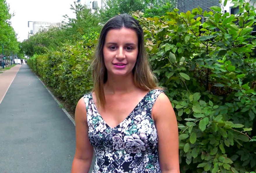 Marina, l’étudiante de 20 ans, veut enchaîner sodomies