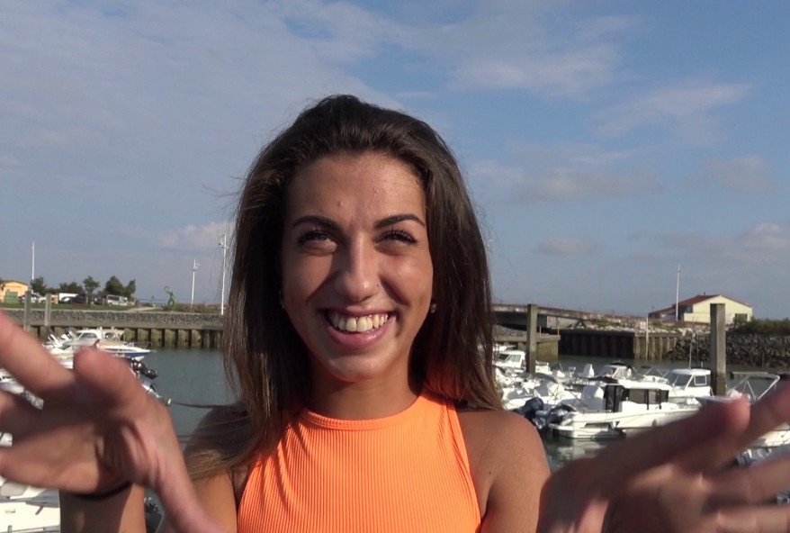 Mégane, 22 ans, profite le plus possible de