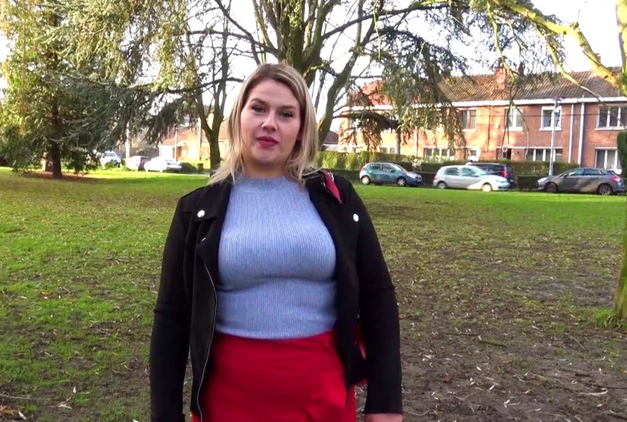 Mélinda, 24 ans, fait une conte vidéo pour