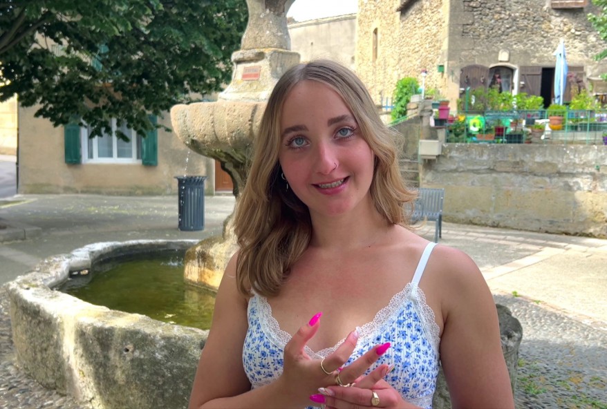 Gagnante vidéo verso Chloé, 18 ans et célibataire