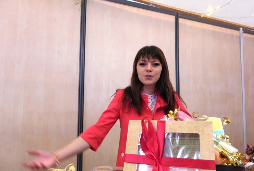 Tiny, 20 ans, sait saisir toutes les brocante
